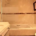 شقة R15 Side 3 Bedroom Flat *