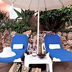 R15 Side 3 Bedroom Flat شقة *