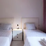 R15 Side 3 Bedroom Flat *