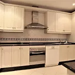 R15 Side 3 Bedroom Flat * ماربيا