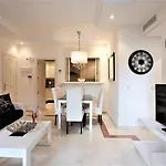 شقة R15 Side 3 Bedroom Flat *