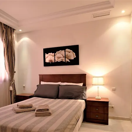 R15 Side 3 Bedroom Flat * Marbella