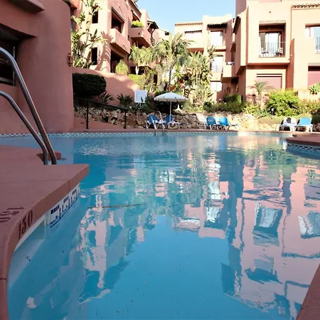 R15 Side 3 Bedroom Flat Apartment Marbella
