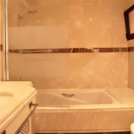 Apartamento R15 Side 3 Bedroom Flat *