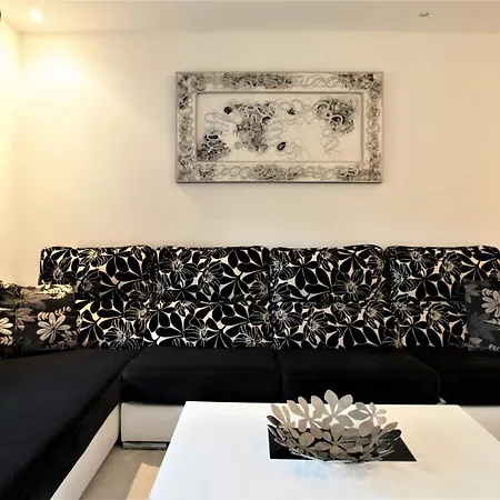 R15 Side 3 Bedroom Flat Apartamento *