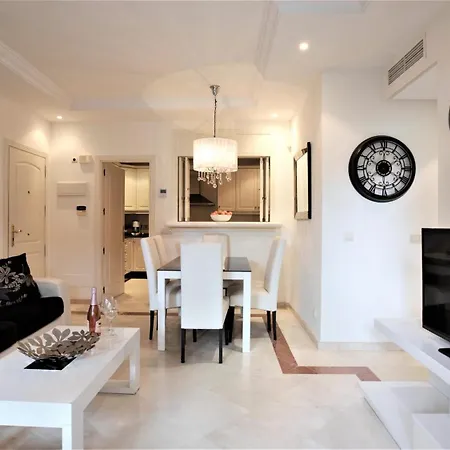 Lejlighed R15 Side 3 Bedroom Flat *