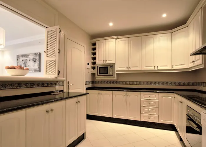 R15 Side 3 Bedroom Flat アパート *