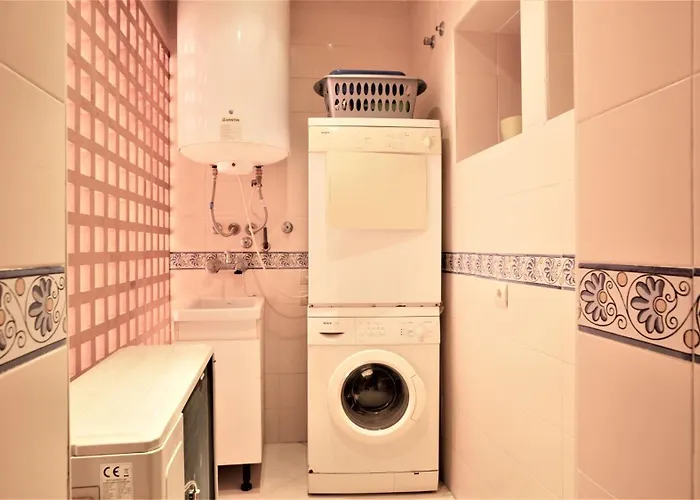 R15 Side 3 Bedroom Flat Apartament *