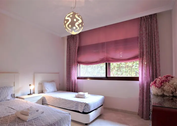 Apartament R15 Side 3 Bedroom Flat *