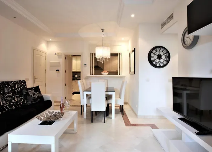 Apartament R15 Side 3 Bedroom Flat *